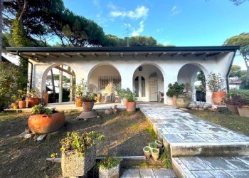 Villa Viale delle Palme, Ravenna (zona Marina Romea) - foto 1