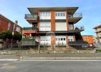 Trilocale Via A. Saffi, Magenta - foto 1