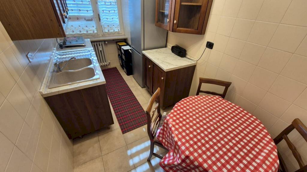 Three-room apartment Torino (neighborhood Valdocco) - photo 2