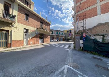 Edificio all\'aperto - Locale Commerciale via nazionale, Venetico - foto 1