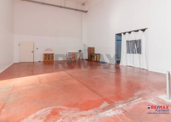 Stanza vuota - Capannone zona industriale blocco palma II
 
SNC, Catania - foto 30