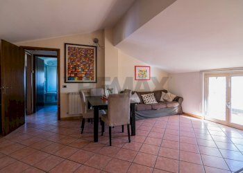 Soggiorno - Quadrilocale Via Pulei
 
39/B1, Mascalucia - foto 2