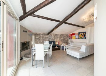 Sala da pranzo - Appartamento Via Balatelle
 
18, San Giovanni la Punta - foto 5