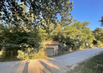 Giardino - Agricultural land via Ponte Romano
 
100, Bucine - photo 1