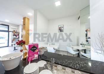 Sala da pranzo - Commercial Activity via Panfilia
 
31, Ravenna - photo 9