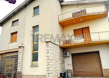 Edificio all\'aperto - Villa Via Saliceti
 
5, Nereto - foto 1