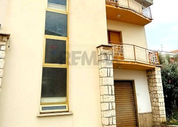 Edificio all\'aperto - Villa Via Saliceti
 
5, Nereto - foto 2