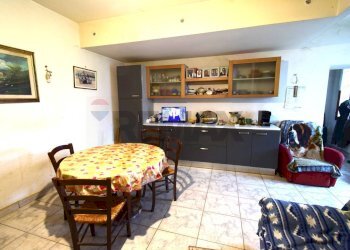 Sala da pranzo - Casa semi indipendente Via Varano
 
48, Noceto - foto 9