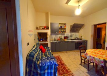 Sala da pranzo - Casa semi indipendente Via Varano
 
48, Noceto - foto 11