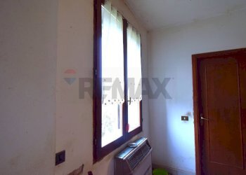 Hall / corridoio - Casa semi indipendente Via Varano
 
48, Noceto - foto 12