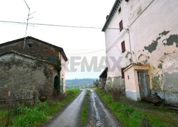 Casa all\'aperto - Casa semi indipendente Via Gabbiano Cella
 
31, Noceto - foto 12