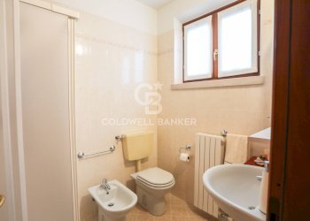 LAVANDERIA/BAGNO PIANO SUPERIORE - Appartamento VIA GIULIO CESARE
 
1, Desenzano del Garda - foto 31