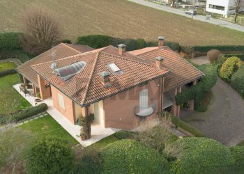 Casa all\'aperto - Villa bargone montauro
 
218, Salsomaggiore Terme - photo 1