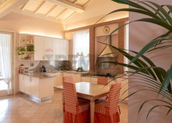 Cucina abitabile - Villa bargone montauro
 
218, Salsomaggiore Terme - photo 6