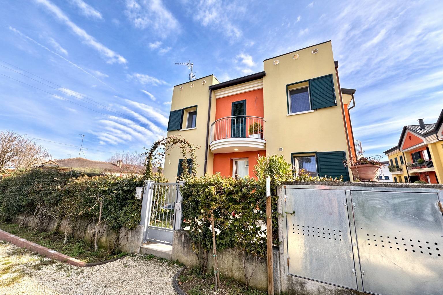 Foto 1 - Casa semi indipendente Via Monte Pasubio
 
22, Noventa Vicentina - foto 1