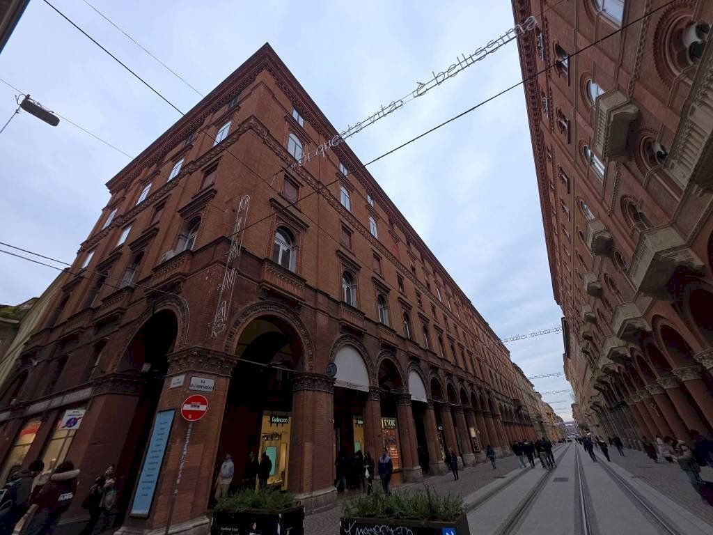 Zona - Quadrilocale via dell'Indipendenza, 20, Bologna (zona Centro Storico) - foto 2