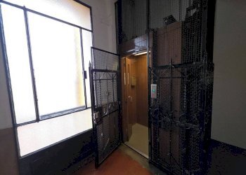 Interno palazzo - Quadrilocale via dell'Indipendenza, 20, Bologna (zona Centro Storico) - foto 6