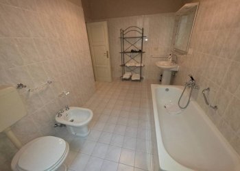 Bagno - Quadrilocale via dell'Indipendenza, 20, Bologna (zona Centro Storico) - foto 23