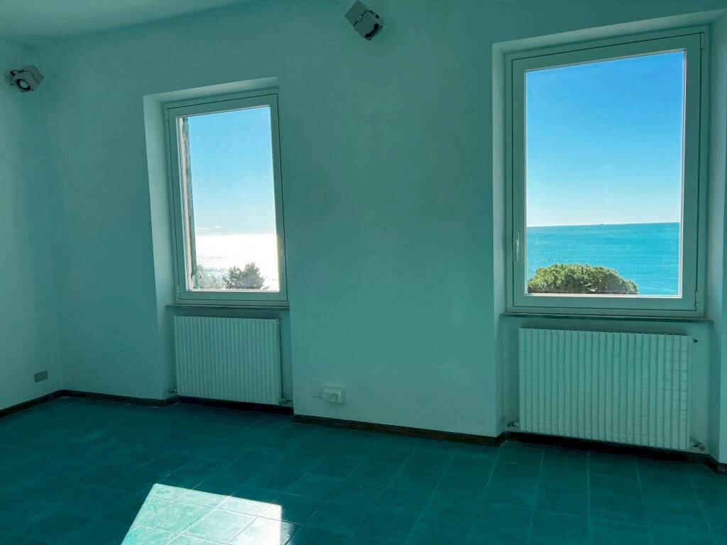 Camera da letto - Three-room apartment via Monte Moro di Quinto, 1, hamlet Quinto Al Mare, Genova - photo 3