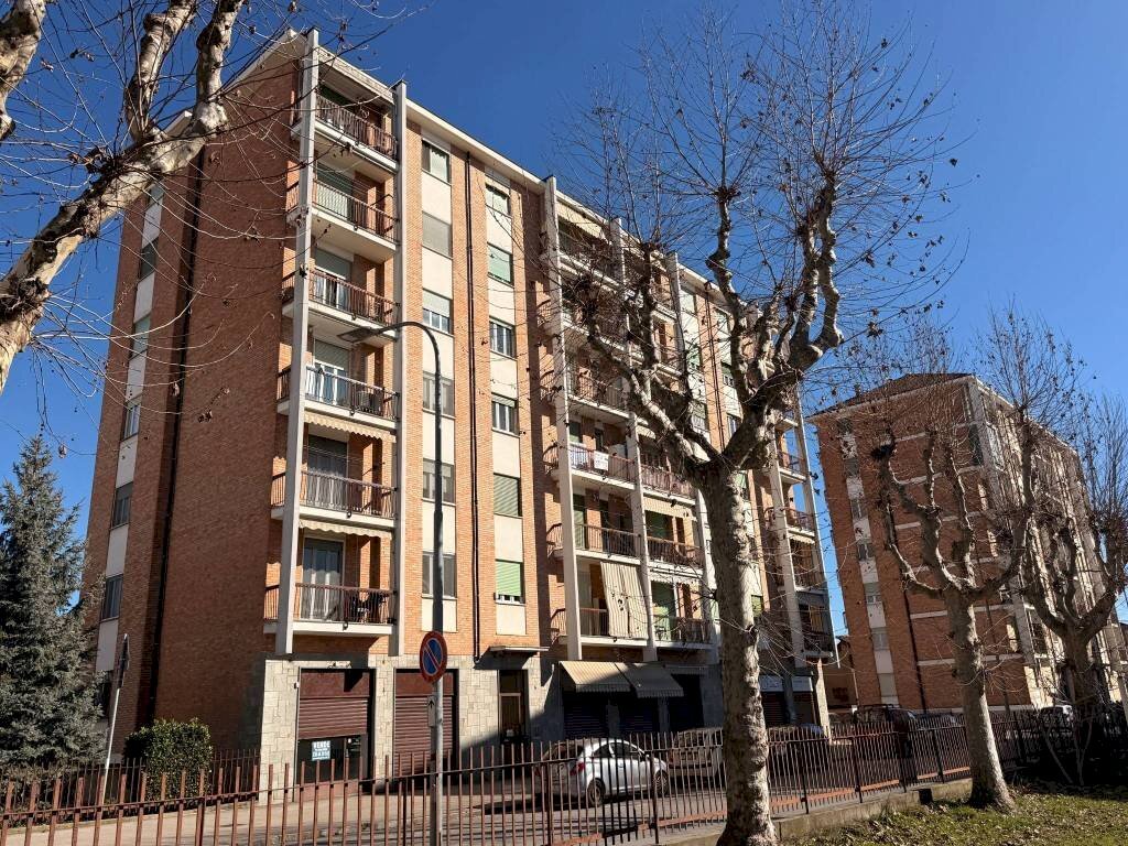 Facciata - Four-room apartment via Luigi Einaudi, 5, Carmagnola - photo 1