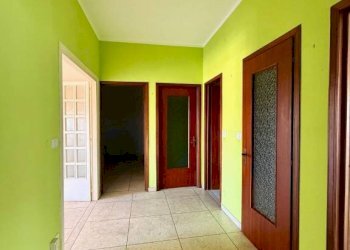 Corridoio - Quadrilocale largo Umbria, 14, Carmagnola - foto 3