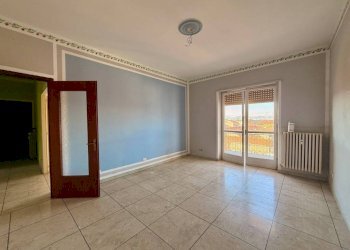 Camera da letto - Quadrilocale largo Umbria, 14, Carmagnola - foto 6