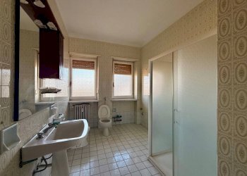 Bagno - Quadrilocale largo Umbria, 14, Carmagnola - foto 15