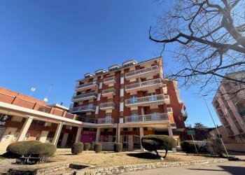 Facciata - Quadrilocale largo Umbria, 14, Carmagnola - foto 25