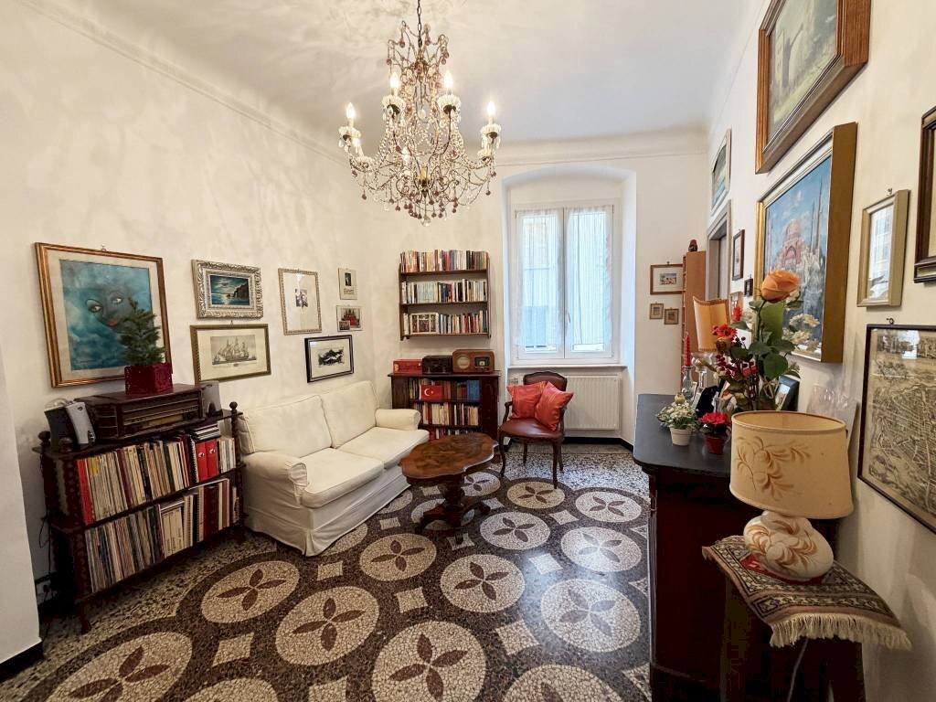 Salone - Four-room apartment Passo 10 Dicembre, 10, Genova (neighborhood Lagaccio) - photo 2