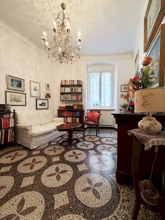 Salone - Four-room apartment Passo 10 Dicembre, 10, Genova (neighborhood Lagaccio) - photo 3