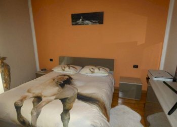 Camera da letto - Appartamento corso Cortemilia, Alba - foto 15