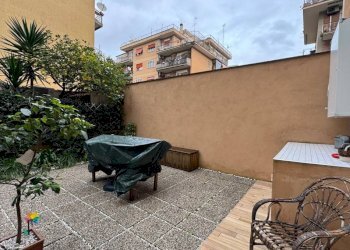 Giardino - Two-room apartment via Luigi Ronzoni, Roma - photo 29
