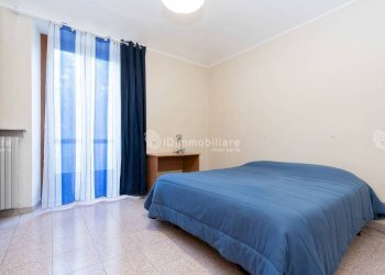 Camera da letto - Trilocale corso Regio Parco, 24, Torino (zona Aurora) - foto 13