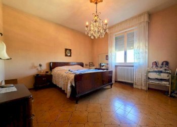 Camera da letto - Four-room apartment via Torrente Bardea, Parma (neighborhood Montanara) - photo 15