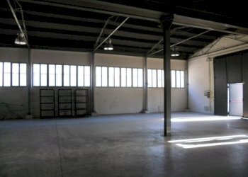 Interno non residenziale - Capannone via Sempione, 179, Pero - foto 2