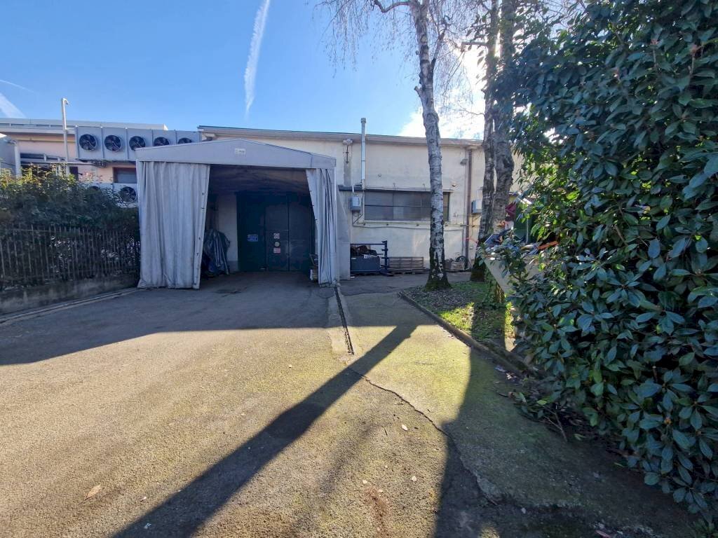 Facciata - Capannone via Cremona, Lainate - foto 3