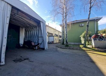 Facciata - Capannone via Cremona, Lainate - foto 2