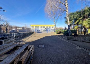 Cortile interno - Capannone via Cremona, Lainate - foto 5