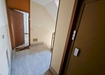 scala condominiale con ascensore - Quadrilocale via Francesco Lusso, 4, Asti - foto 15