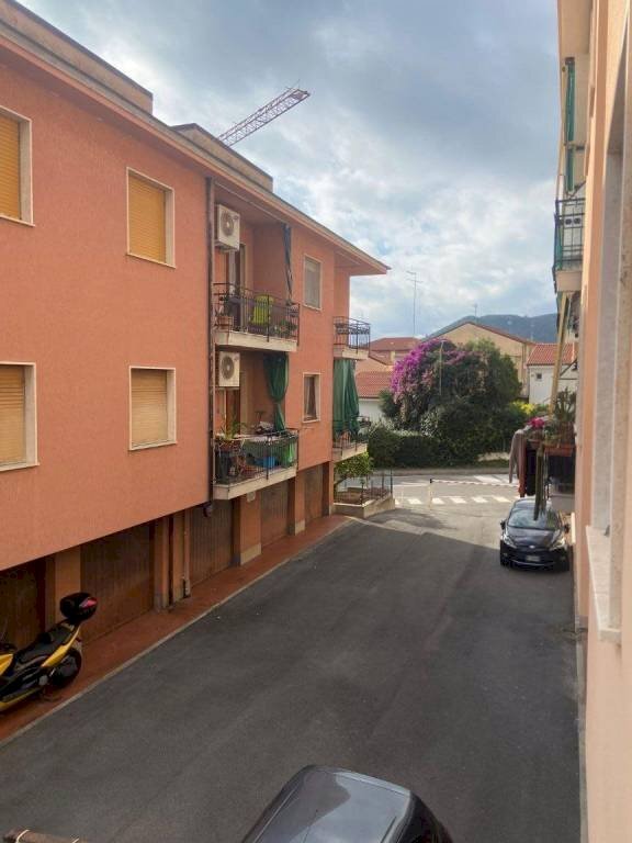 Appartamento via Vittorio Alfieri, 24, Loano - foto 2