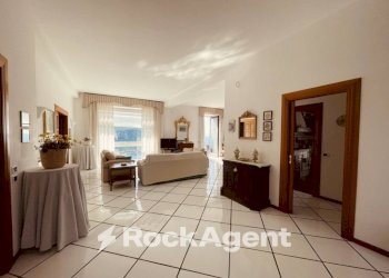 Salone - Stabile - Palazzo corso Filangieri, 129, Vico Equense - foto 10