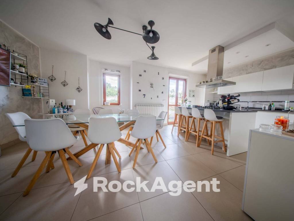 Casa indipendente via dei Ginepri, 2/Q, Porto Torres - foto 1