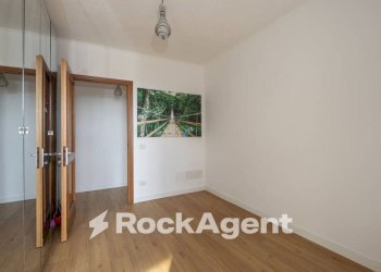 Camera da letto - Trilocale via Pagoda Bianca, 71, Roma (zona Torrino) - foto 23