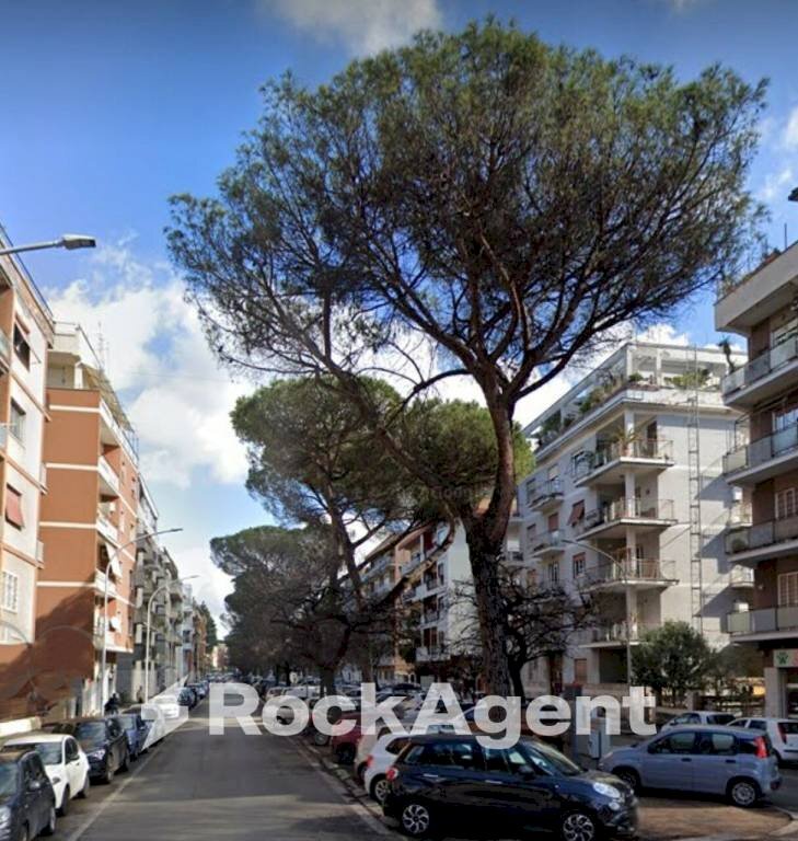 Negozio via Antonello da Messina, Roma - foto 2