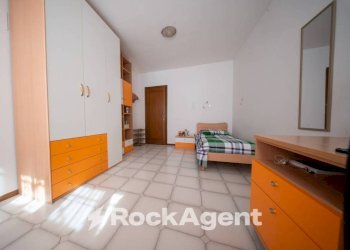 Camera da letto - Quadrilocale via Budapest, 10, Sassari - foto 5