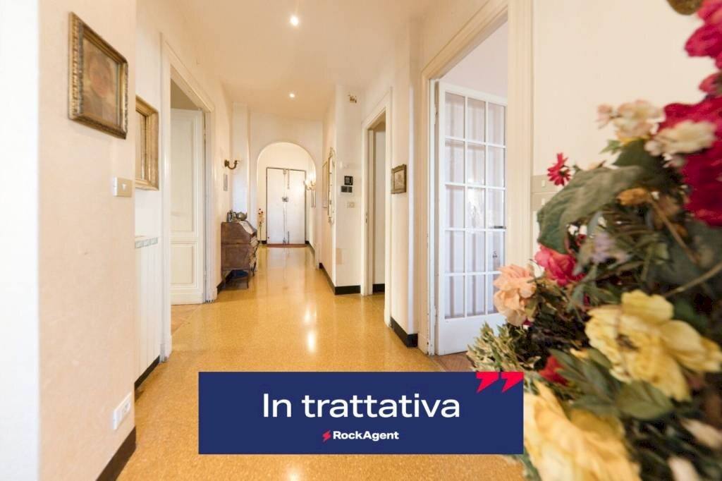 Corridoio - Appartamento via Accinelli, Genova (zona Castelletto) - foto 1