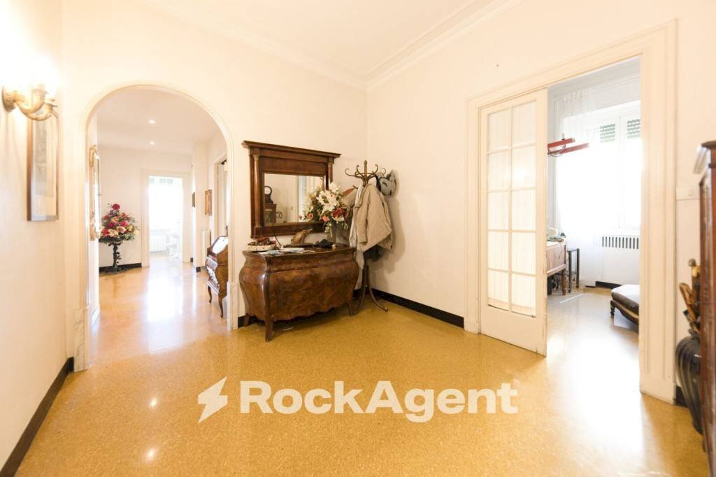 Ingresso - Appartamento via Accinelli, Genova (zona Castelletto) - foto 3