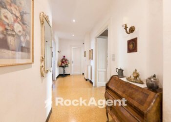 Corridoio - Appartamento via Accinelli, Genova (zona Castelletto) - foto 5