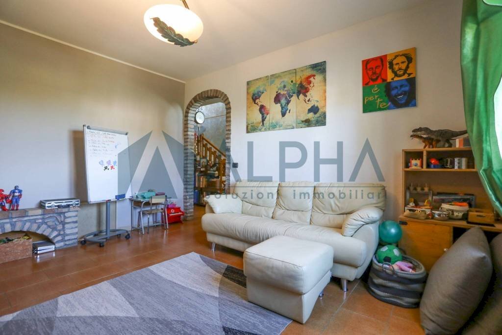 Salone - Villa via Rubicone, Cesena - photo 1