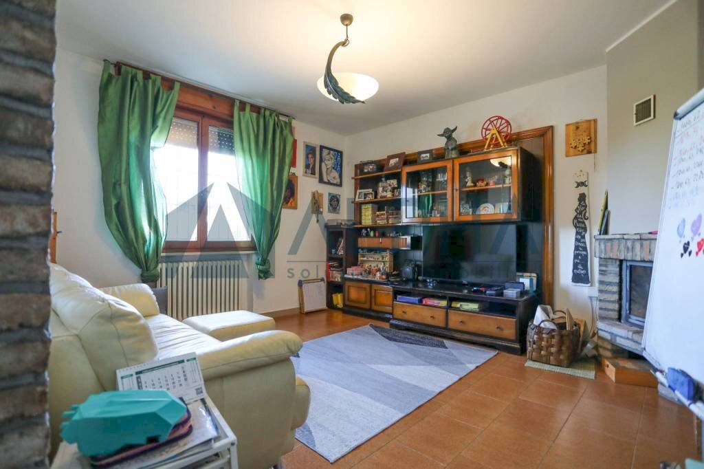 Salone - Villa via Rubicone, Cesena - photo 3